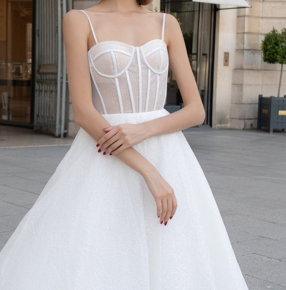 Abito da Sposa Principessa con Corsetto Nude e Strascico – Vestito Elegante in Tulle Glitter 828011