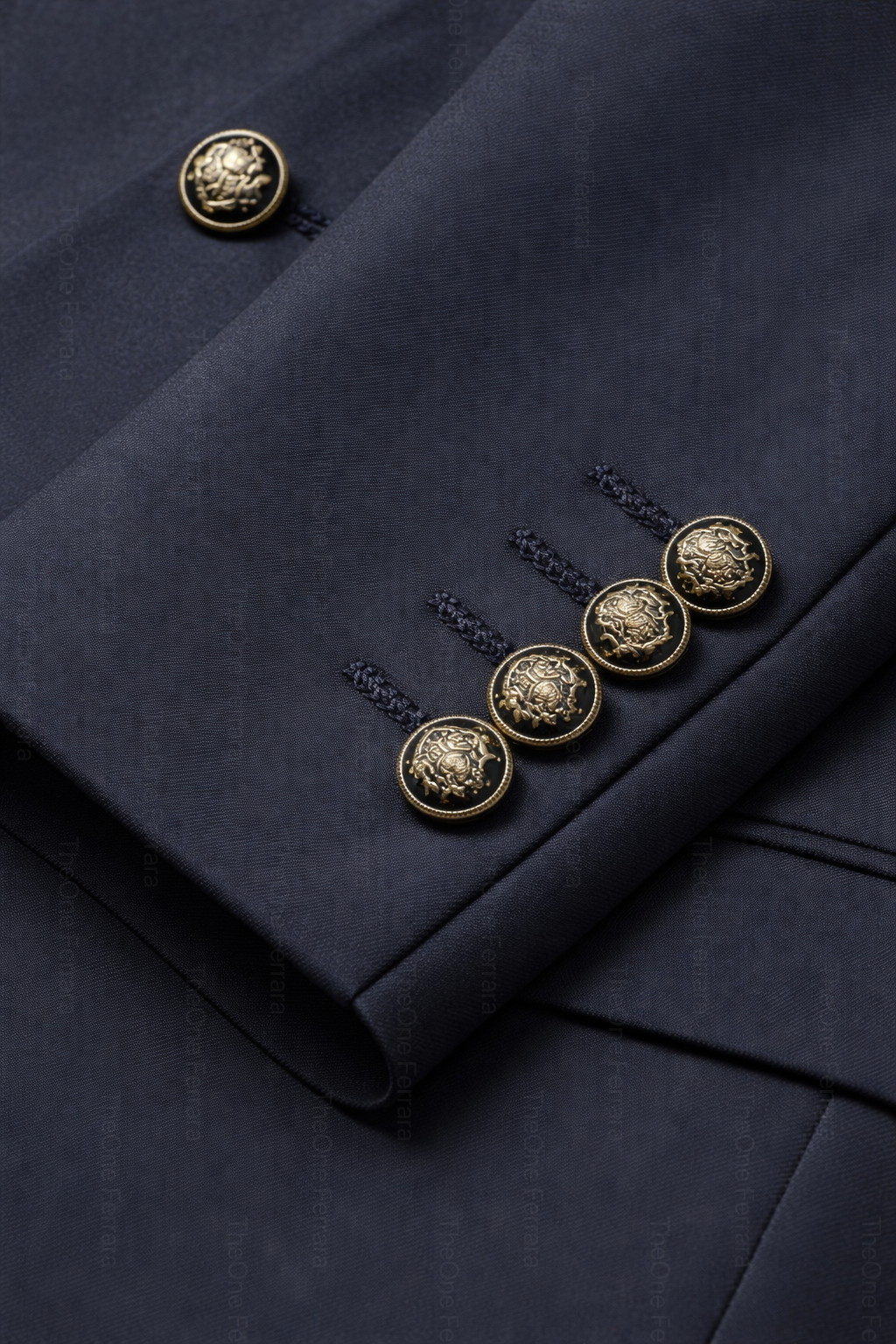 Abito Uomo Doppiopetto Blu Navy 2 Pezzi (Giacca + Pantaloni) con Bottoni Dorati | Cerimonia Business | Taglie 44–60 | ZLS10018
