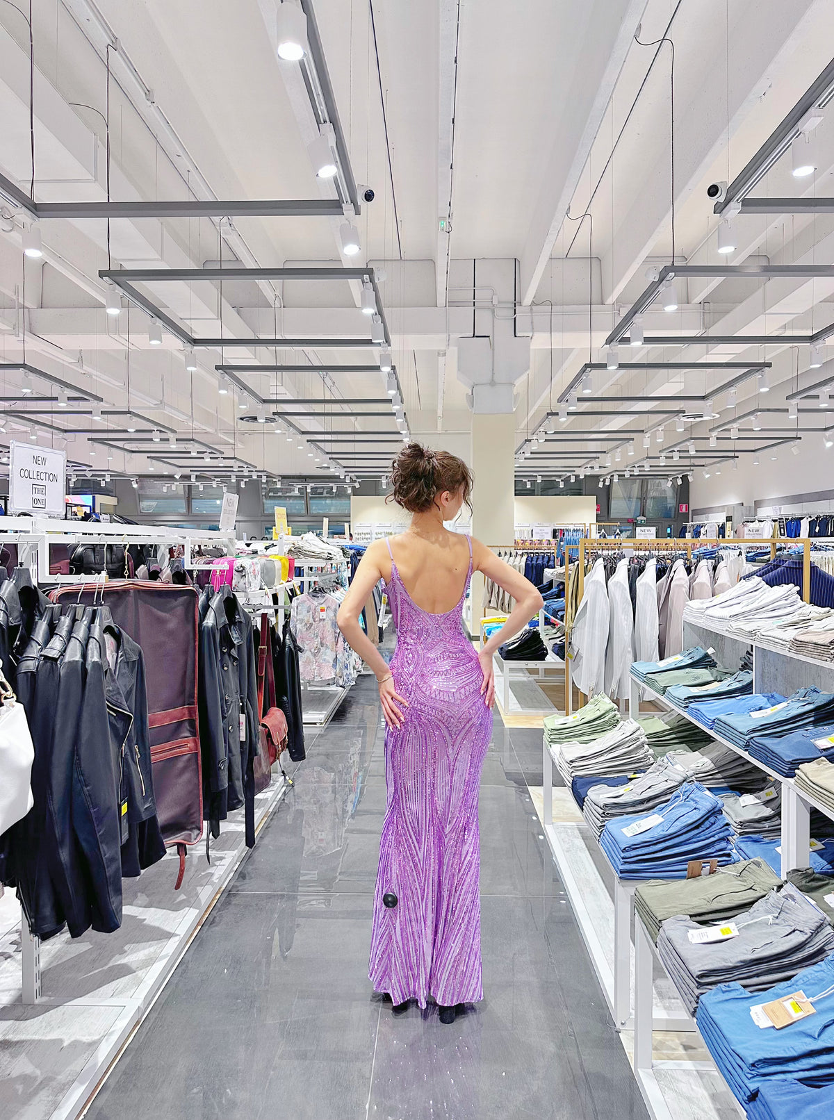 Abito Lilla con Paillettes e Schiena Scoperta|Eleganza da Dea