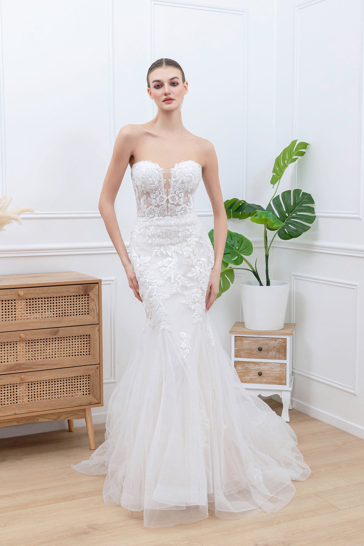 Abito da Sposa a Sirena con Corpetto Senza Spalline in Pizzo e Strascico-828012