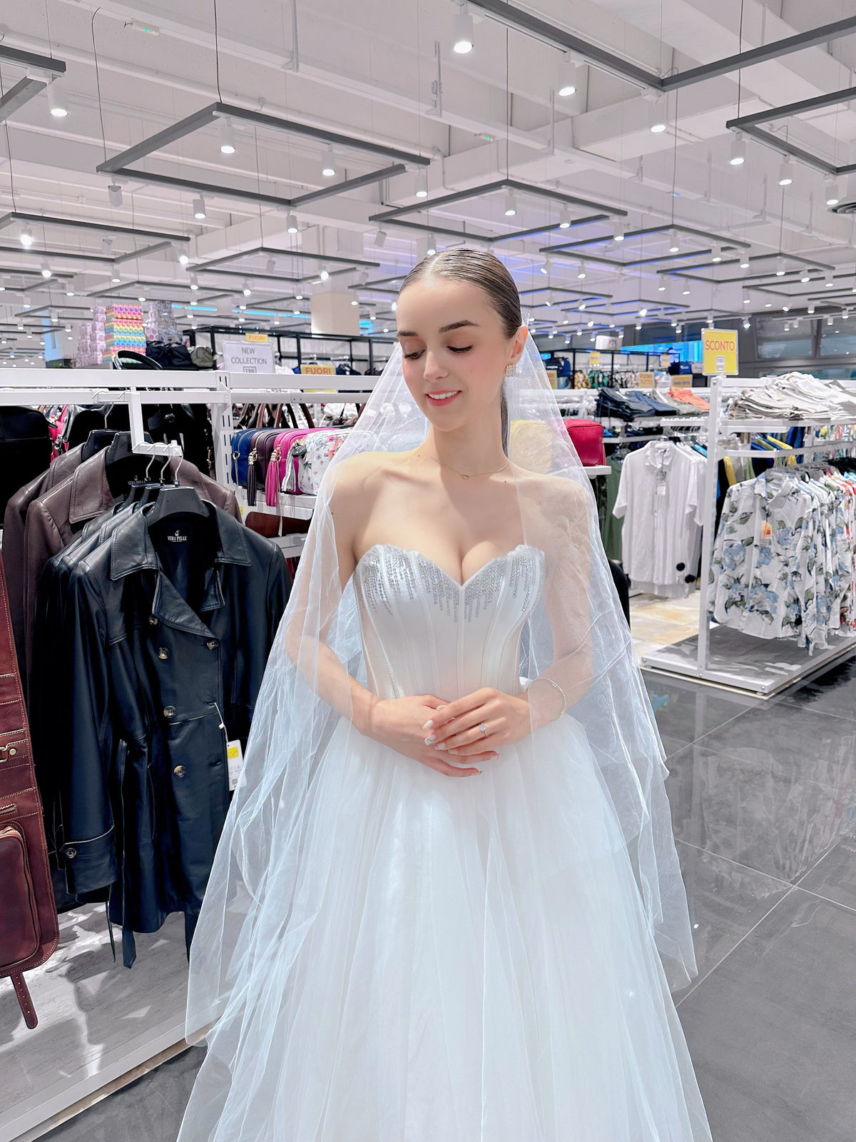 Abito da Sposa Elegante in Tulle | Vestito da Sposa Moderno Semplice
