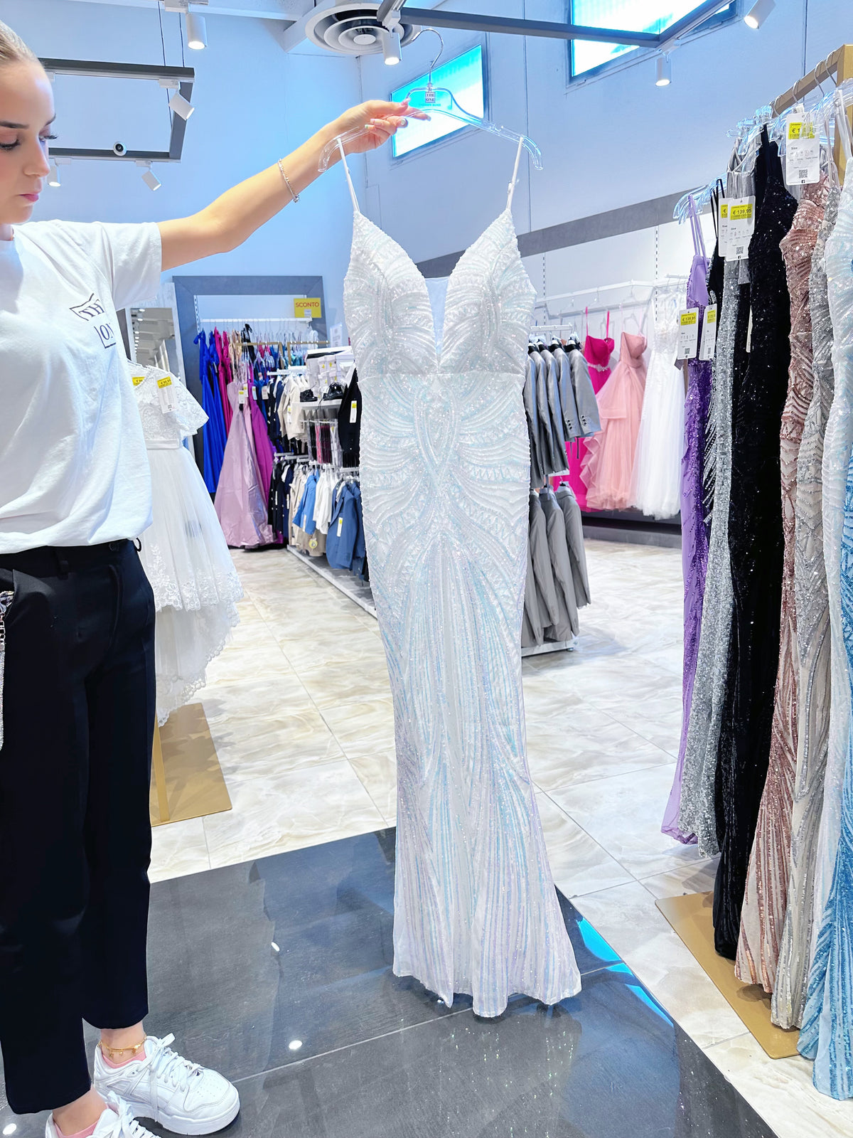 Abito Lilla con Paillettes e Schiena Scoperta|Eleganza da Dea Bianco