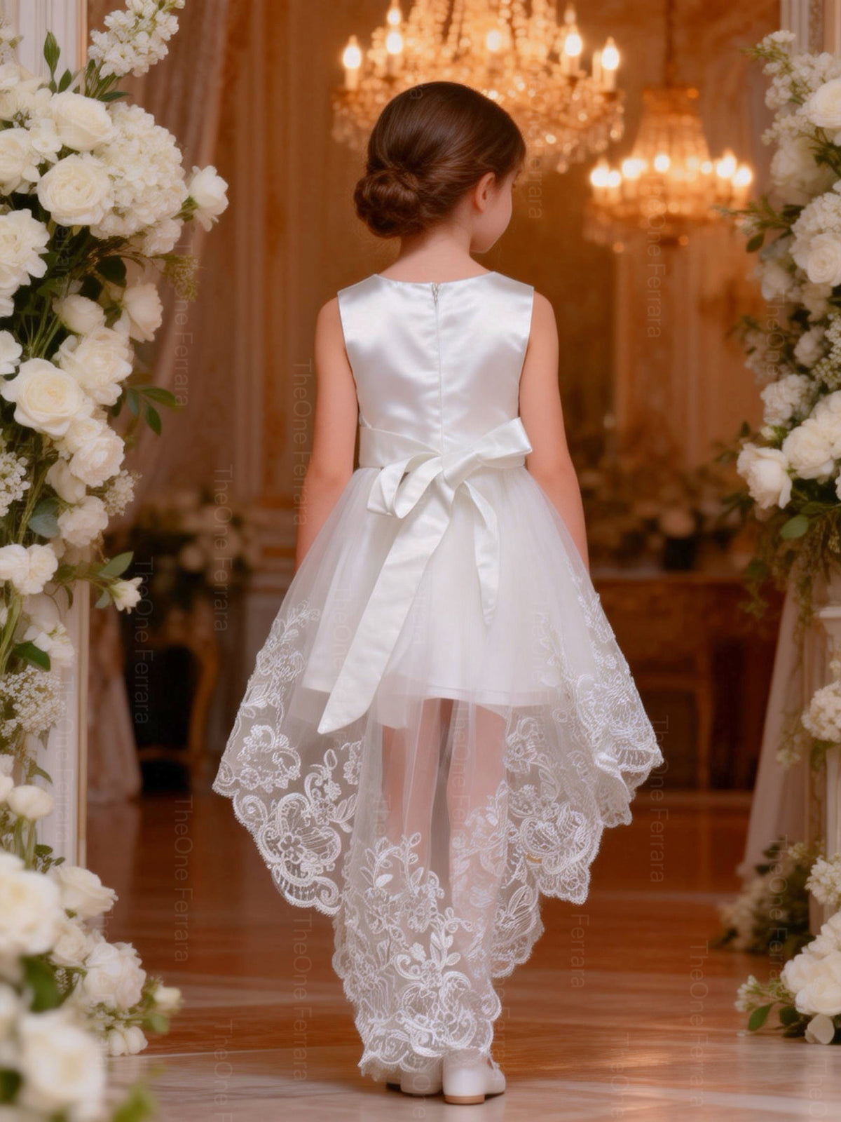 Abito da Cerimonia Bambina Bianco per Battesimo, Comunione e Matrimonio – Pizzo & Tulle, Fiocco, Orlo Asimmetrico (2-16Anni) 9691-TheOne Ferrara