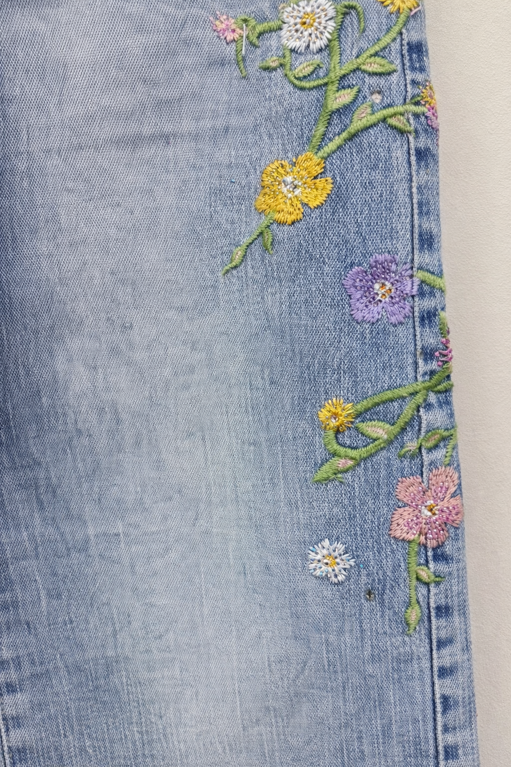 Jeans Donna Wide Leg – Denim con Ricami Floreali Vita Alta 908