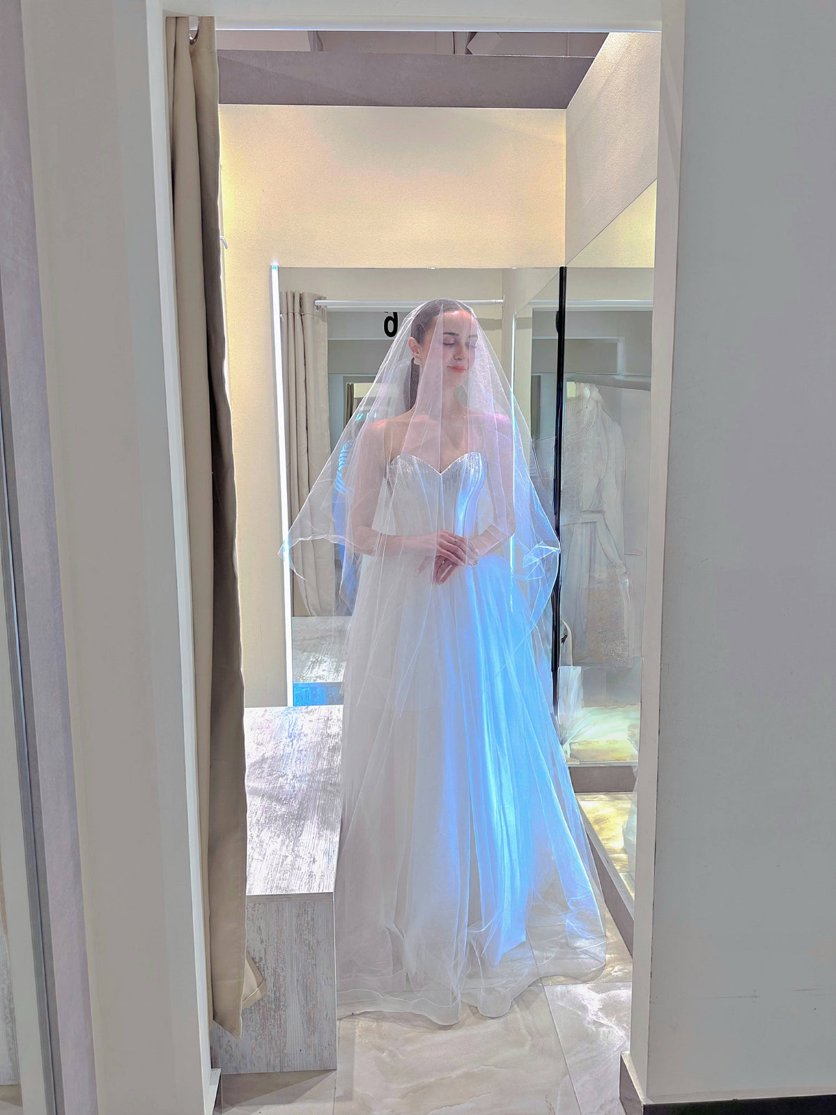 Abito da Sposa Elegante in Tulle | Vestito da Sposa Moderno Semplice