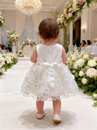 Abito da Battesimo Neonata Bianco 3–24 Mesi – Raso Tulle Ricamato con Fiori, Fiocco Posteriore Cerimonia 6132