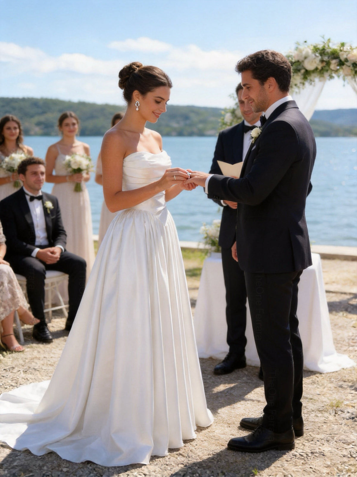 Abito da Sposa Senza Spalline in Raso – Principessa Elegante