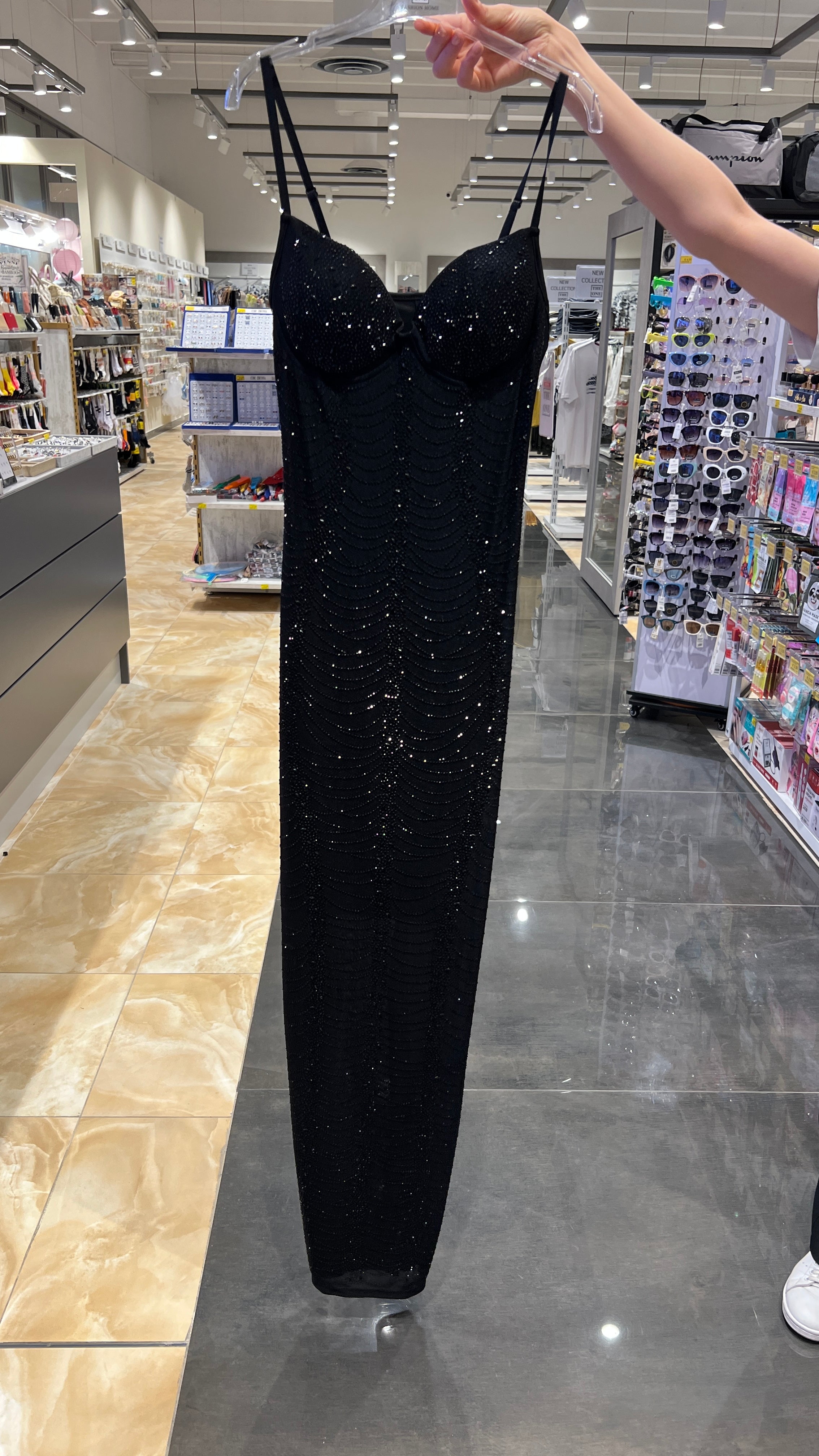 Abito Lungo Nero con Strass – Eleganza Sexy da Sera Nero