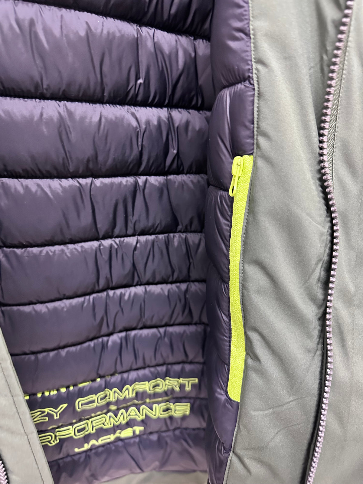 Giubbotto Invernale Tecnico con Imbottitura Termica – Cappuccio, Antivento e Idrorepellente 0002813