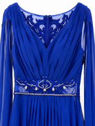 Abito Elegante Lungo in Chiffon con Mantella e Ricami