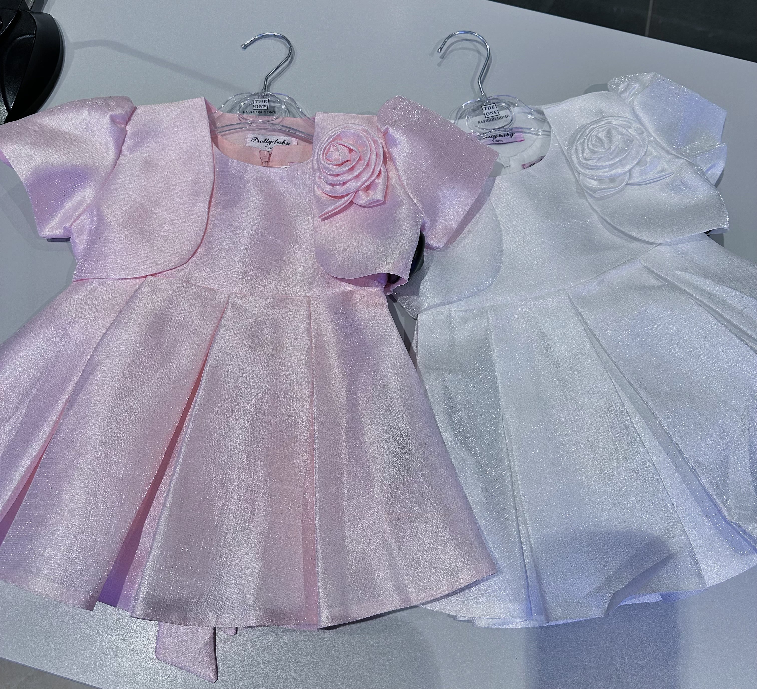Abito Cerimonia Bambina con Bolero e Fiore – Vestito Elegante Rosa Cipria in Tessuto Strutturato Luminoso per Comunione, Matrimonio e Festa 1-6 anni