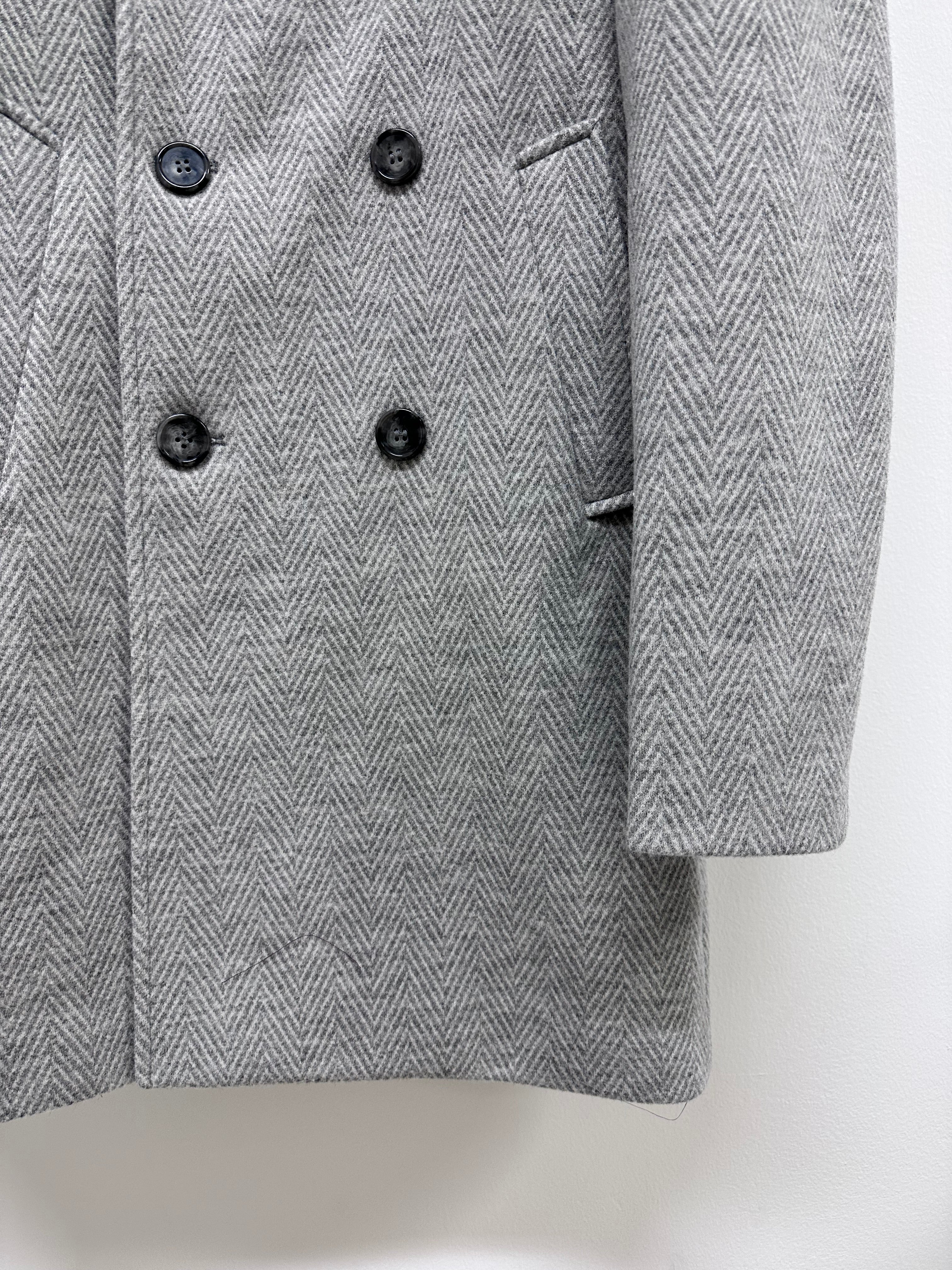 Cappotto Doppiopetto Uomo in Stile Sartoriale – Eleganza Metropolitana