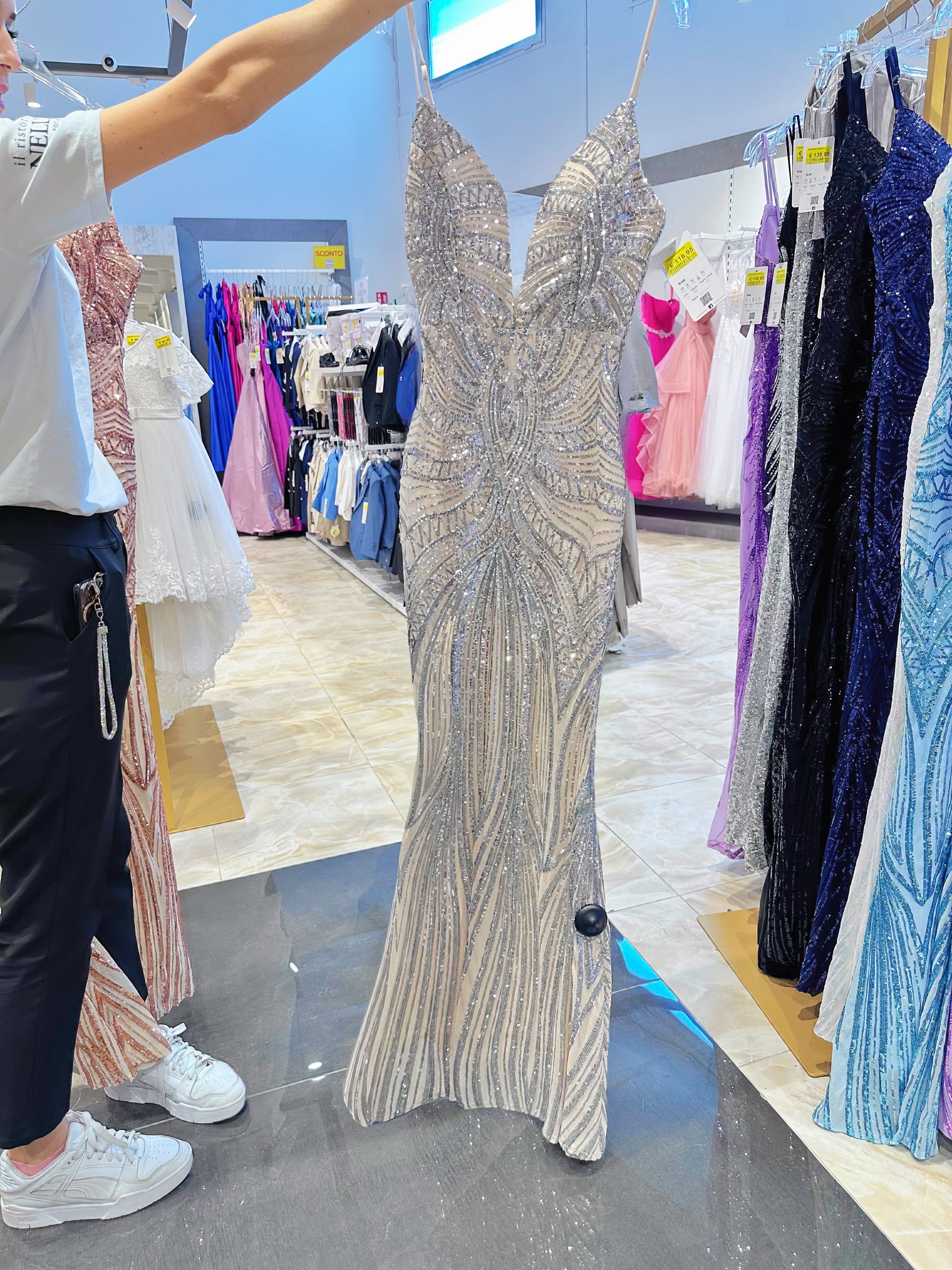 Abito Lilla con Paillettes e Schiena Scoperta｜Eleganza da Dea Oro
