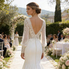 Abito da Sposa Sirena con Maniche Lunghe in Pizzo Ricamato – Scollo Profondo a V, Schiena Scoperta con Bottoni, Stile Boho Elegante 817053
