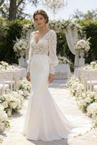 Abito da Sposa Sirena con Maniche Lunghe in Pizzo Ricamato – Scollo Profondo a V, Schiena Scoperta con Bottoni, Stile Boho Elegante 817053 Bianco S