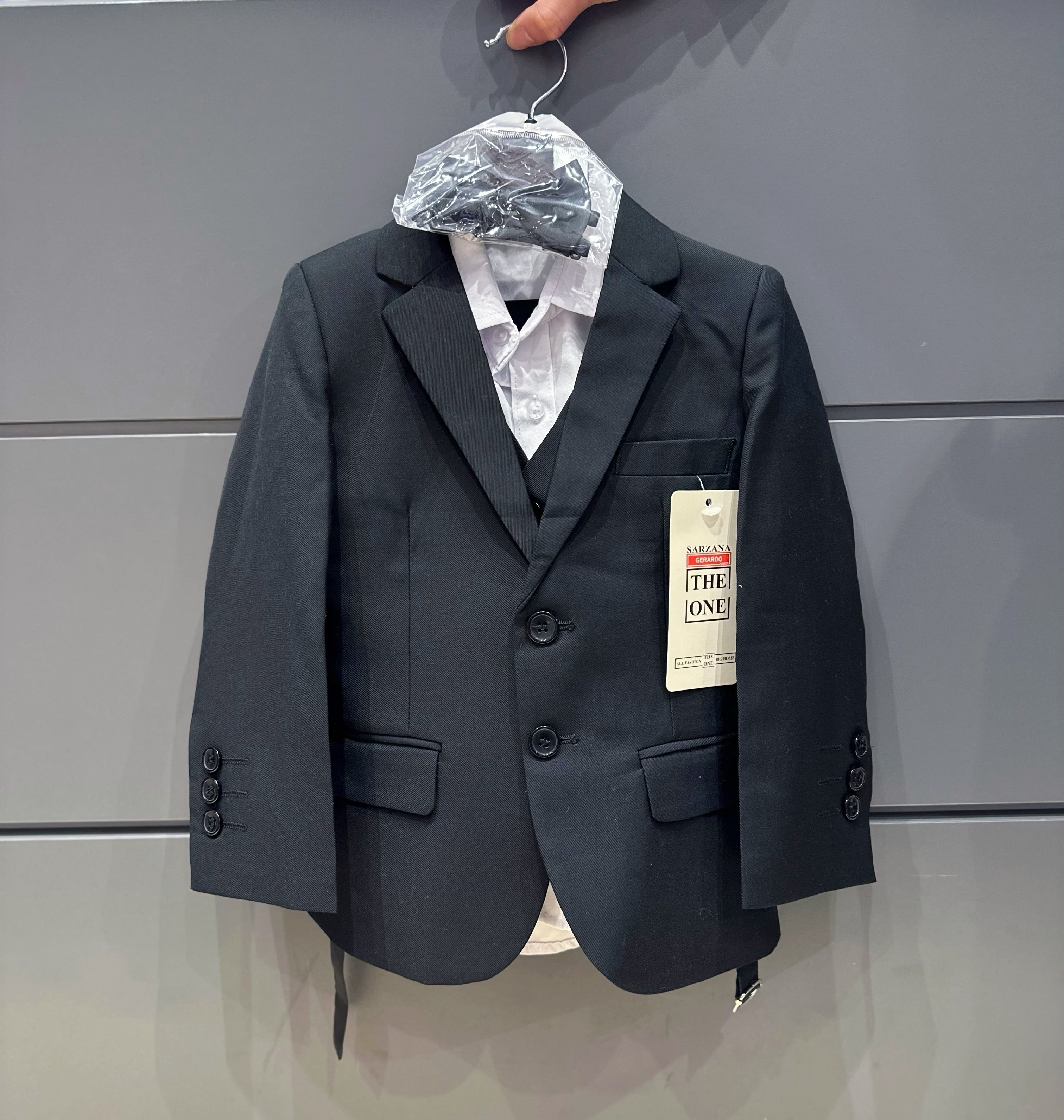Completo Cerimonia Bambino 5 Pezzi – Abito Elegante Nero con Giacca, Gilet, Camicia, Pantaloni e Papillon 4-14Anni A07 TheOn