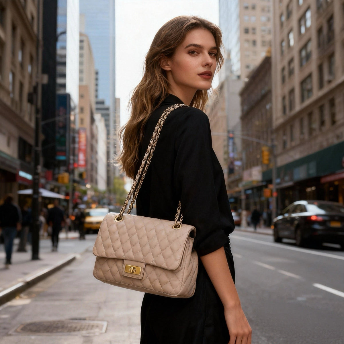 Borsa Donna Trapuntata a Spalla con Catena – Stile Italiano Elegante 9887, 27×8X16 cm