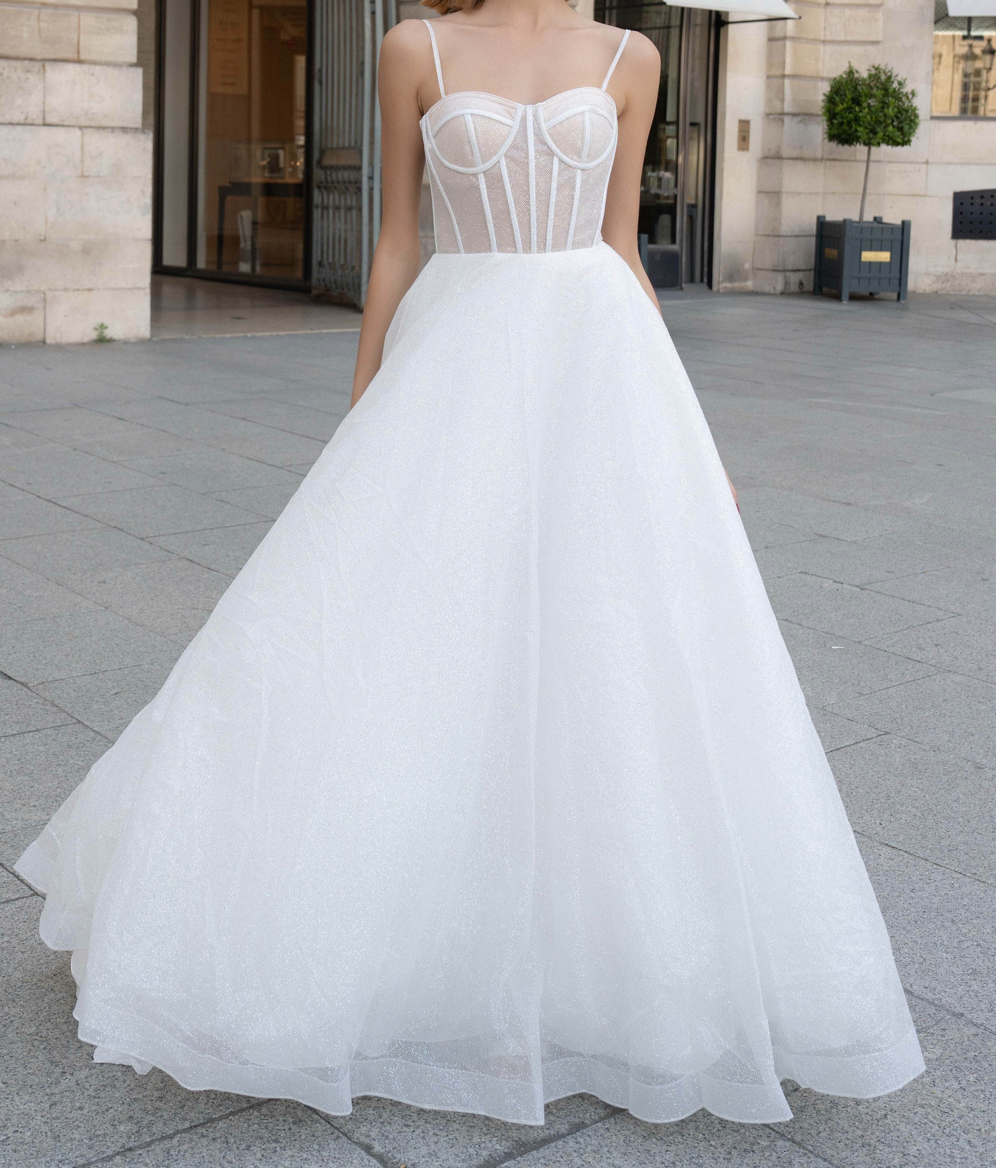 Abito da Sposa Principessa con Corsetto Nude e Strascico – Vestito Elegante in Tulle Glitter 828011