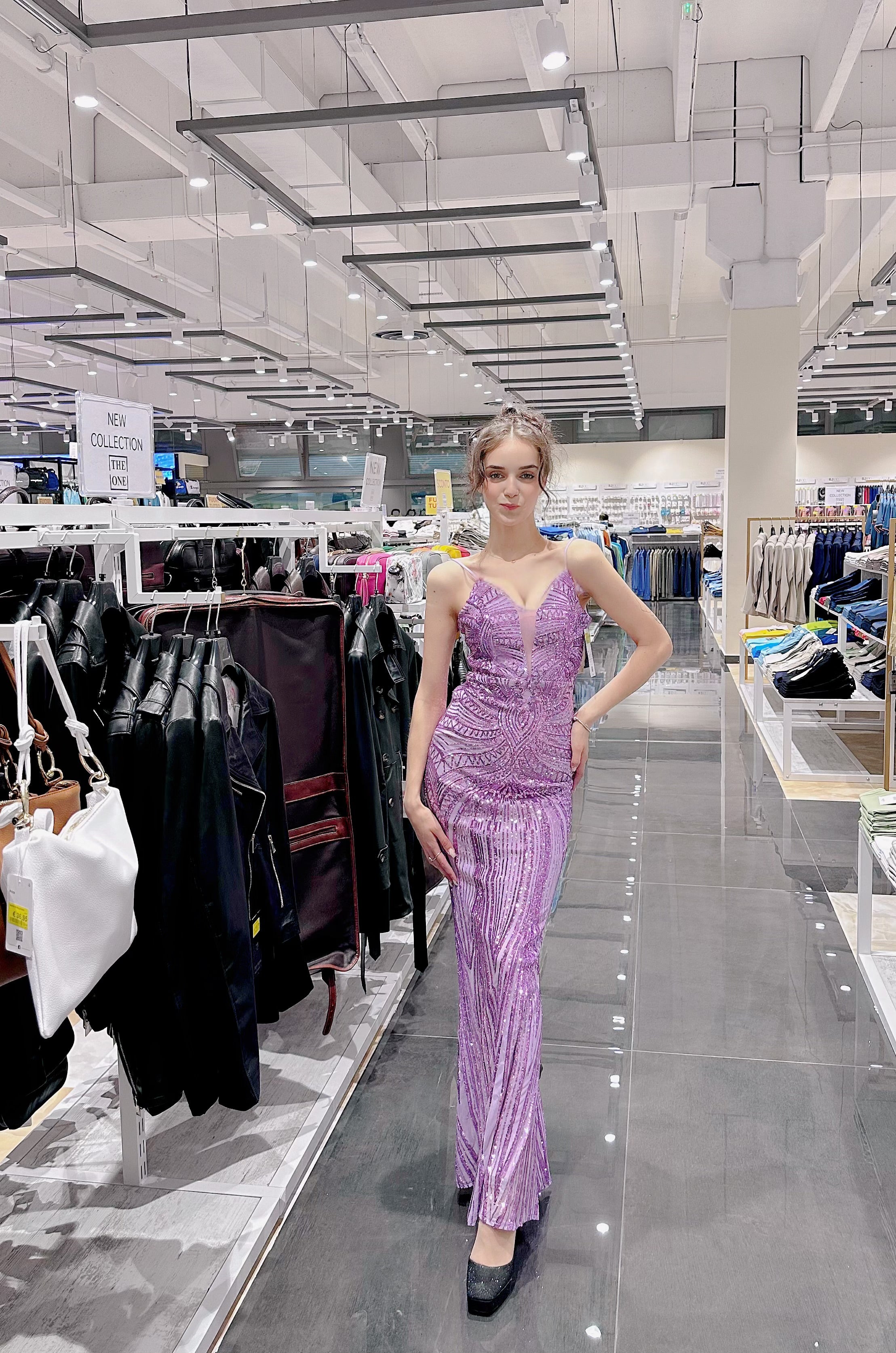 Abito Lilla con Paillettes e Schiena Scoperta｜Eleganza da Dea Viola S